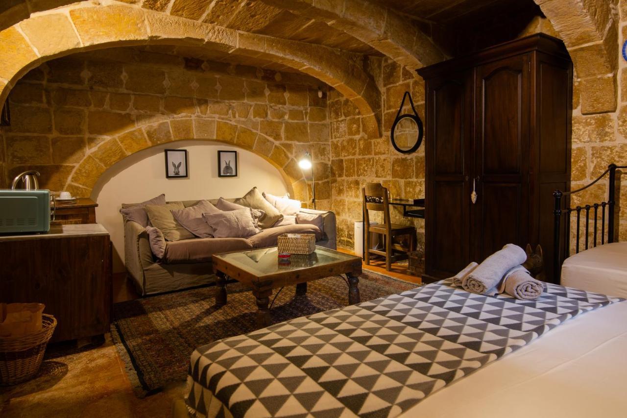 The Burrow Guest House Tarxien Экстерьер фото