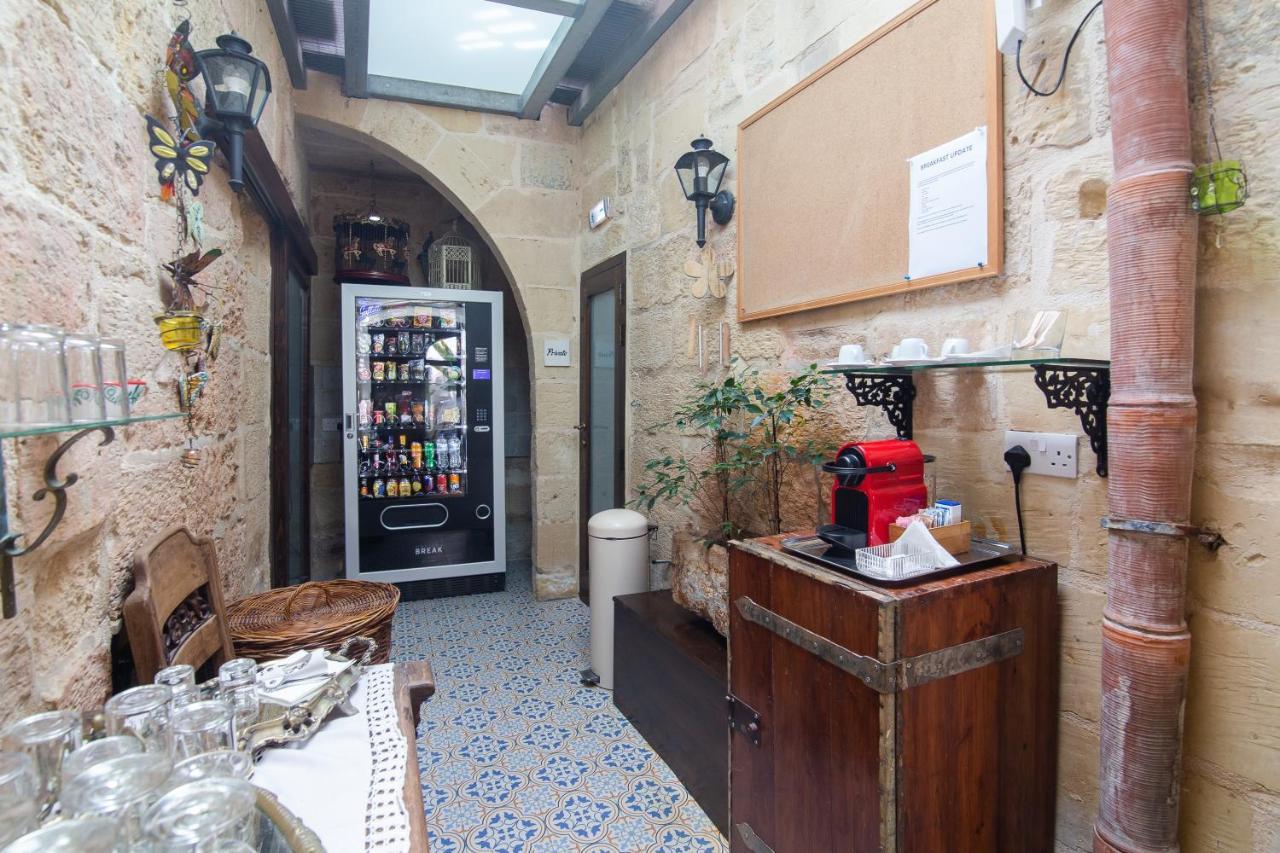 The Burrow Guest House Tarxien Экстерьер фото