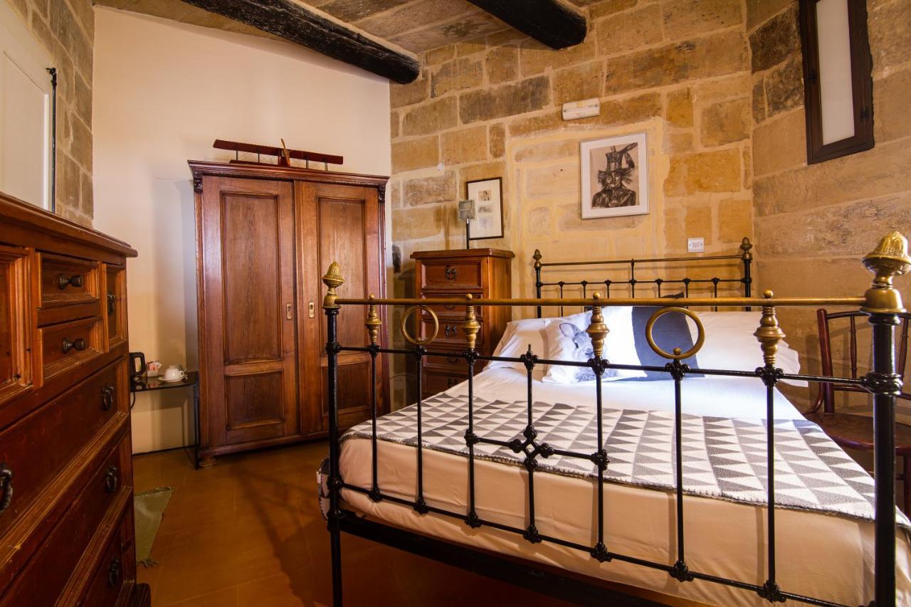 The Burrow Guest House Tarxien Экстерьер фото