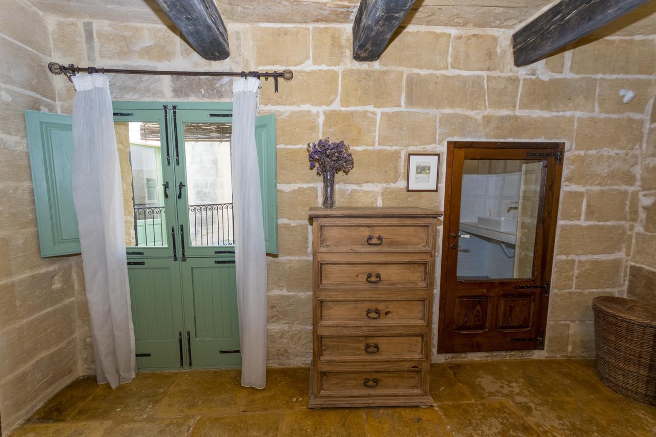 The Burrow Guest House Tarxien Экстерьер фото
