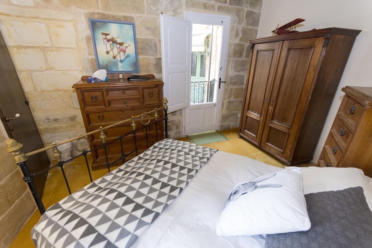 The Burrow Guest House Tarxien Экстерьер фото