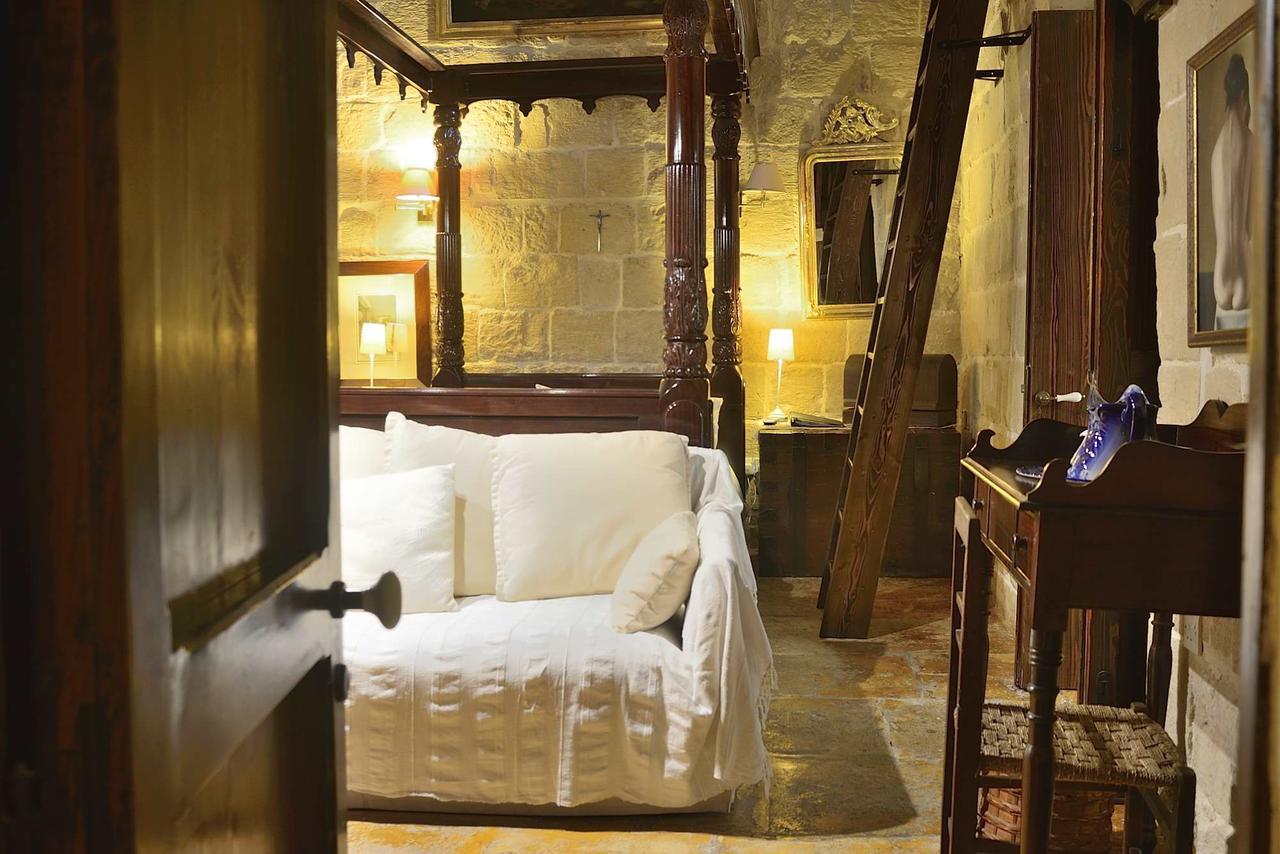 The Burrow Guest House Tarxien Экстерьер фото
