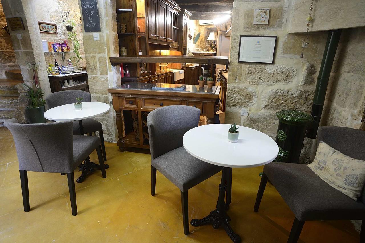 The Burrow Guest House Tarxien Экстерьер фото