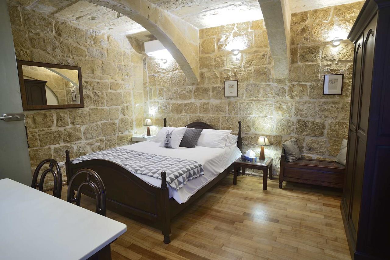 The Burrow Guest House Tarxien Экстерьер фото