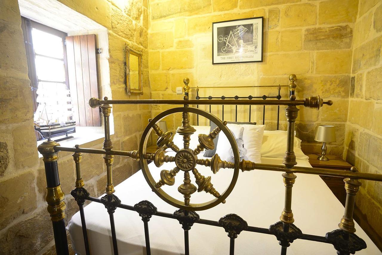 The Burrow Guest House Tarxien Экстерьер фото